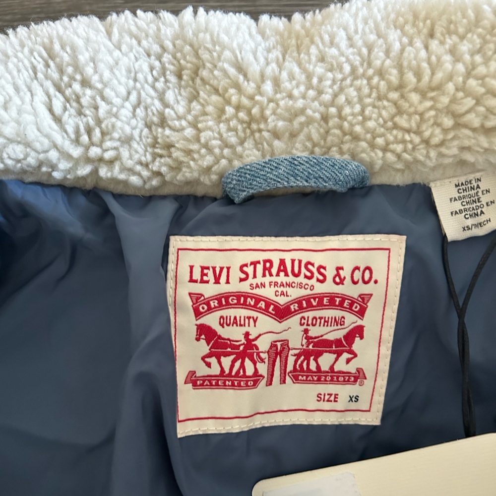 Levi’s Juno Western Down Crop Chambray Sherpa Puffer Light Denim Coat Sz XS - Picture 10 of 16